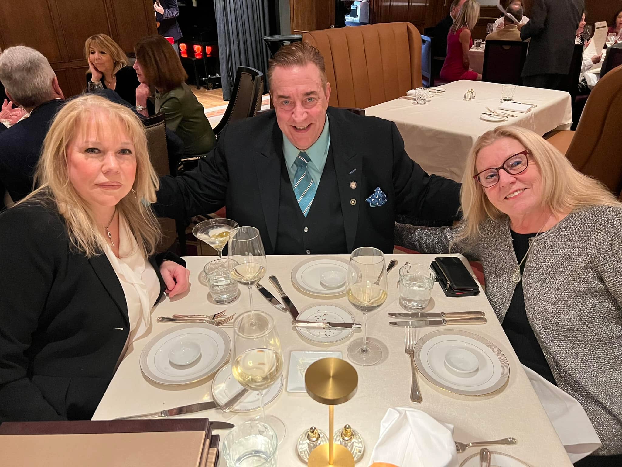 Had a wonderful time last night with two wonderful friends 😊❤️