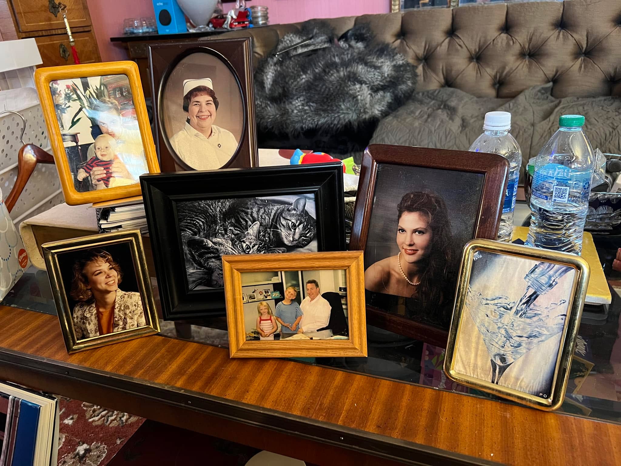 Digital is great but old fashioned photos are the best 😀. Cleaning house today and, for some reason decided the pictures needed Windexing ?!?! I call this grouping “My Texas Family” 

Shirlean Pawlowski St Peter, Sheri McManus, Valerie St Peter, Michael McManus Jr., and Lauren - just missing a photo of Big Mike!